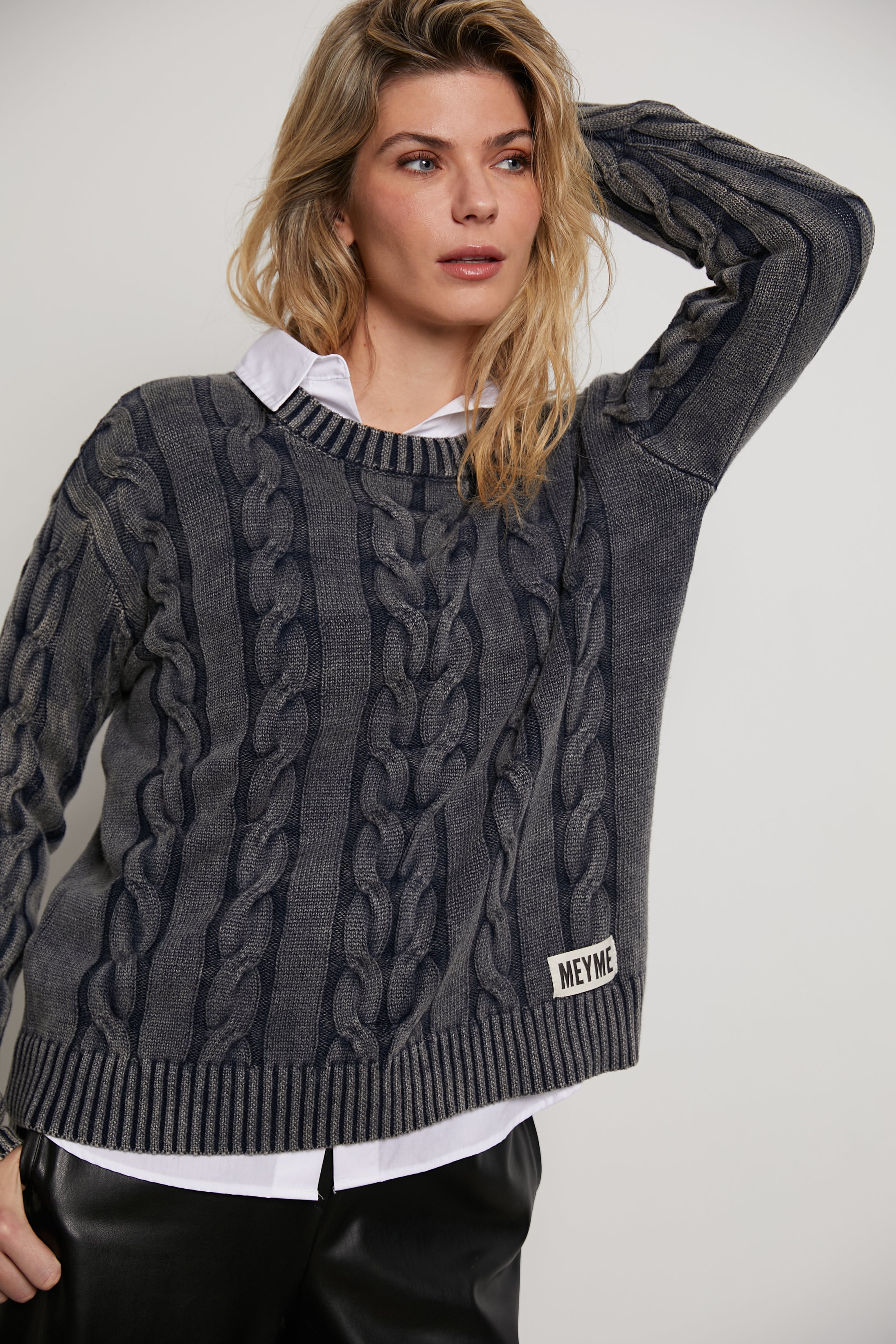 Ava knit sweater